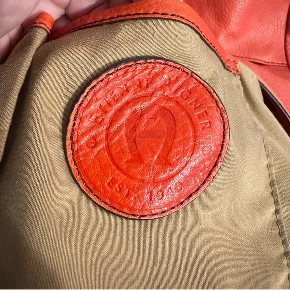 Vintage Etienne Aigner large coral Leather Shoulder Bag, snap closure - Picture 11 of 14